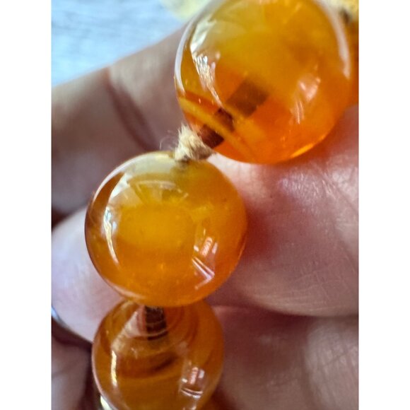 Vintage Butterscotch Swirl Lucite Bead Necklace Screw Barrel Clasp Faux - Picture 3 of 6